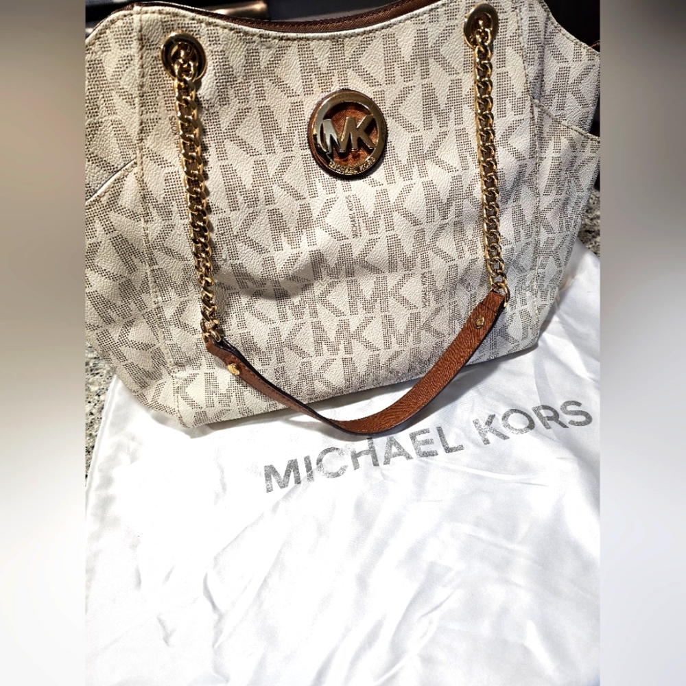 Michael Kors purse